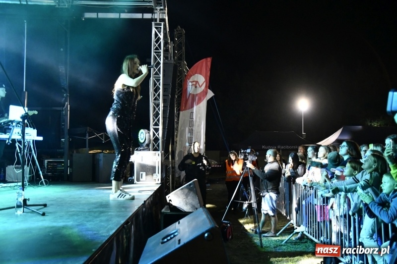 Zdjęcie w galerii na portalu naszraciborz.pl: Monika Lewczuk na Dniach Kuźni Raciborskiej FOTO i VIDEO wiadomości z regionu