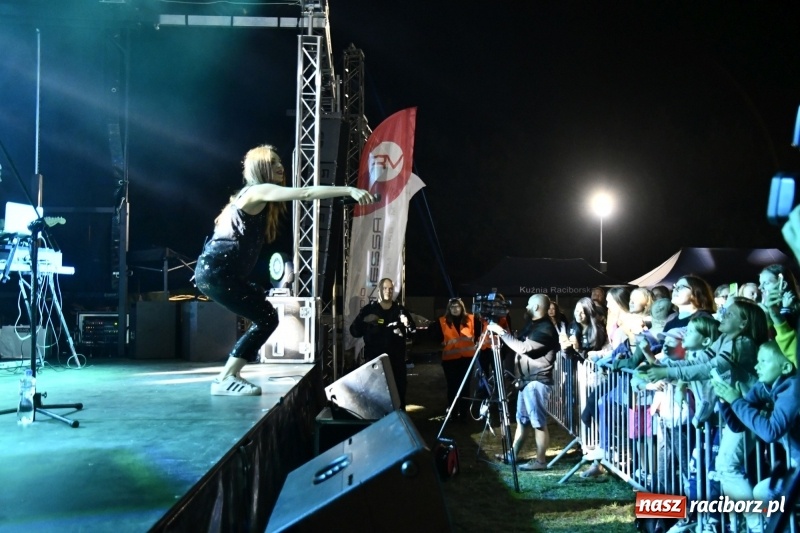 Zdjęcie w galerii na portalu naszraciborz.pl: Monika Lewczuk na Dniach Kuźni Raciborskiej FOTO i VIDEO wiadomości z regionu