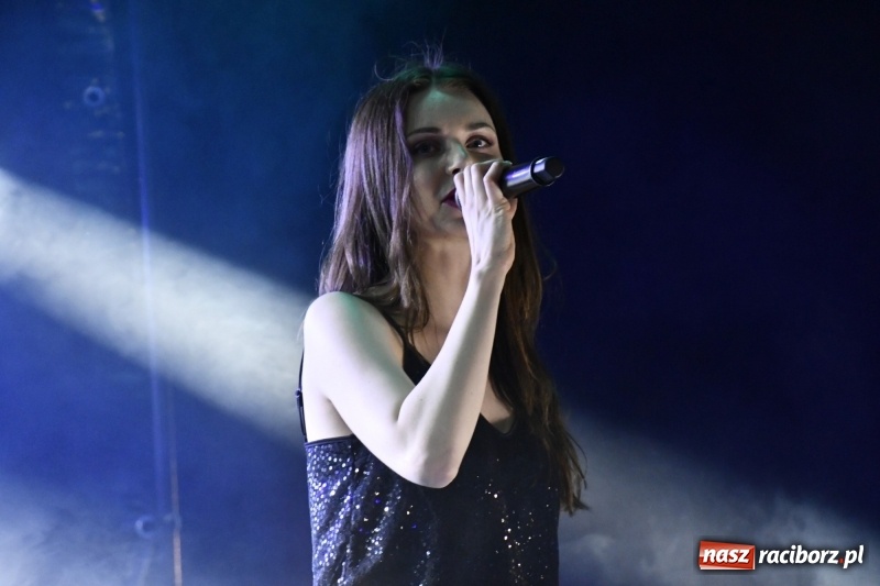 Zdjęcie w galerii na portalu naszraciborz.pl: Monika Lewczuk na Dniach Kuźni Raciborskiej FOTO i VIDEO wiadomości z regionu