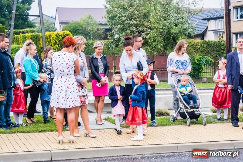 Zdjęcie w galerii na portalu naszraciborz.pl: Mieszkańcy Tworkowa dziękowali za plony FOTO i WIDEO wiadomości z regionu