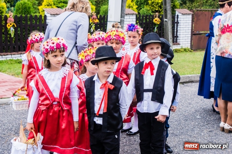 Zdjęcie w galerii na portalu naszraciborz.pl: Mieszkańcy Tworkowa dziękowali za plony FOTO i WIDEO wiadomości z regionu