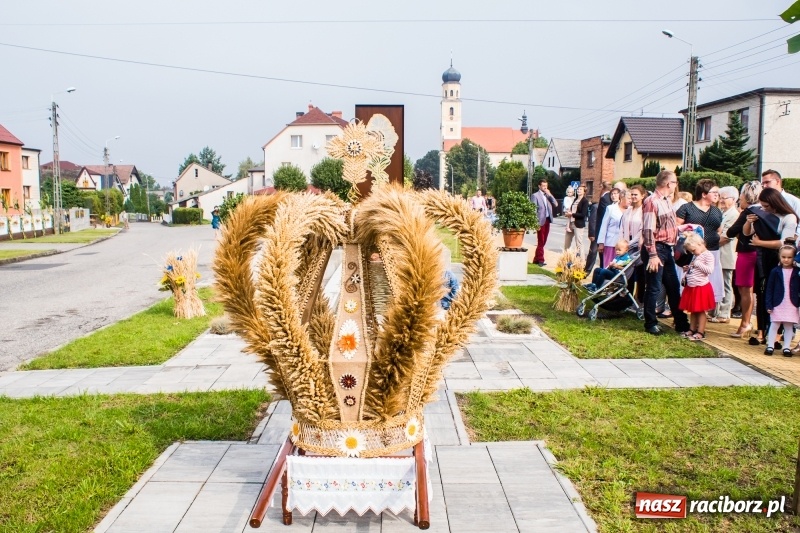 Zdjęcie w galerii na portalu naszraciborz.pl: Mieszkańcy Tworkowa dziękowali za plony FOTO i WIDEO wiadomości z regionu
