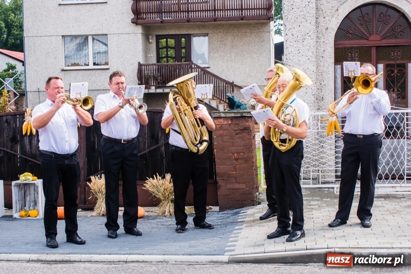 Zdjęcie w galerii na portalu naszraciborz.pl: Mieszkańcy Tworkowa dziękowali za plony FOTO i WIDEO wiadomości z regionu