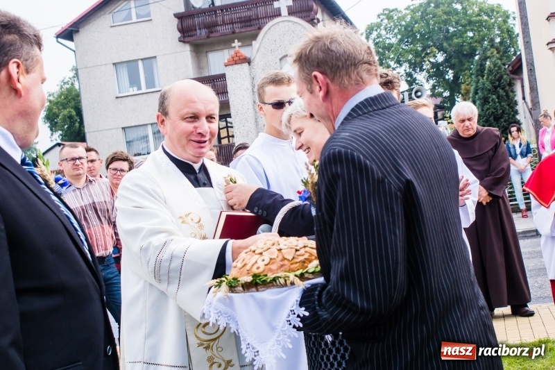 Zdjęcie w galerii na portalu naszraciborz.pl: Mieszkańcy Tworkowa dziękowali za plony FOTO i WIDEO wiadomości z regionu