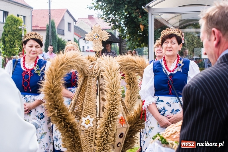 Zdjęcie w galerii na portalu naszraciborz.pl: Mieszkańcy Tworkowa dziękowali za plony FOTO i WIDEO wiadomości z regionu