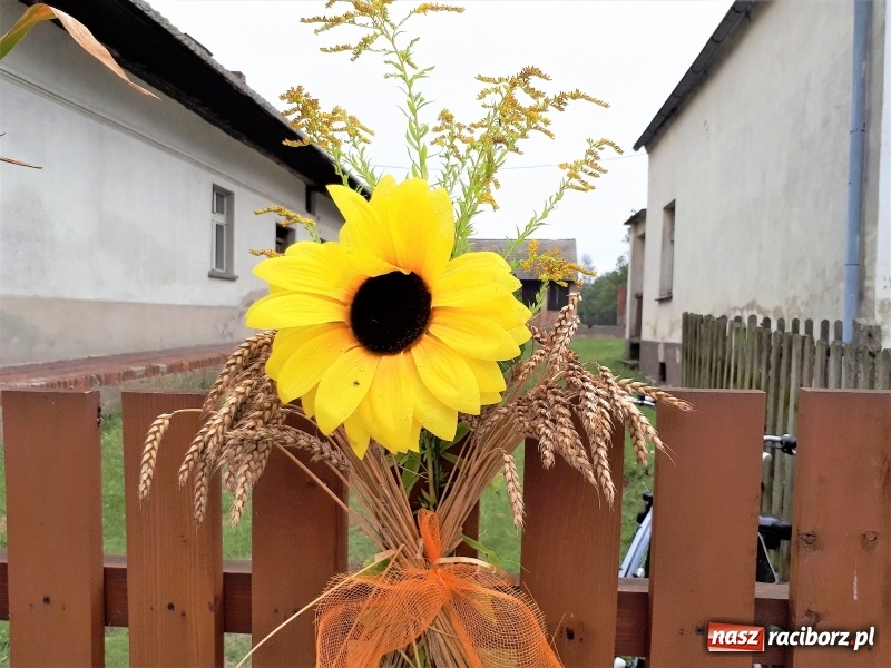 Zdjęcie w galerii na portalu naszraciborz.pl: Mieszkańcy Tworkowa dziękowali za plony FOTO i WIDEO wiadomości z regionu