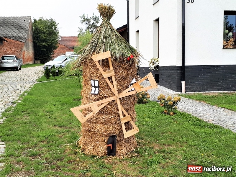 Zdjęcie w galerii na portalu naszraciborz.pl: Mieszkańcy Tworkowa dziękowali za plony FOTO i WIDEO wiadomości z regionu