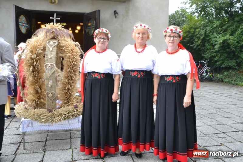 Zdjęcie w galerii na portalu naszraciborz.pl: W Chałupkach rolników mają mało, ale za plony zawsze dziękują  wiadomości z regionu