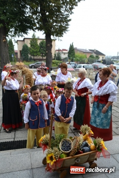Zdjęcie w galerii na portalu naszraciborz.pl: W Chałupkach rolników mają mało, ale za plony zawsze dziękują  wiadomości z regionu