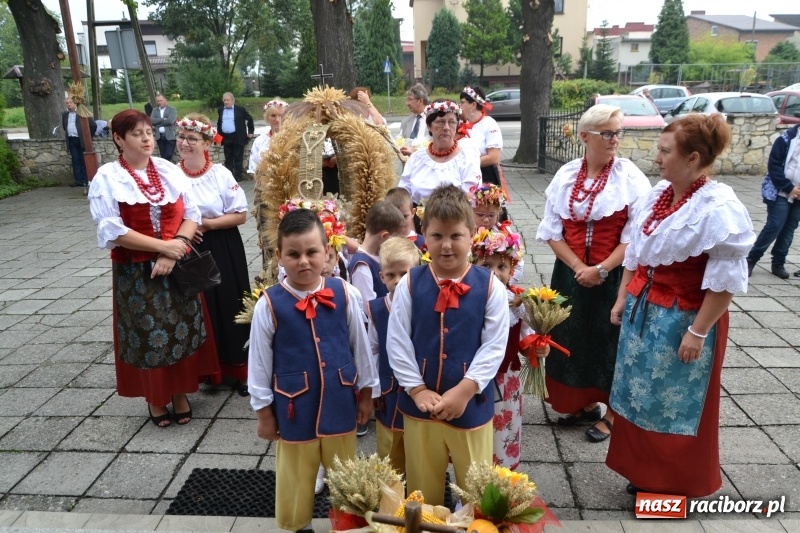 Zdjęcie w galerii na portalu naszraciborz.pl: W Chałupkach rolników mają mało, ale za plony zawsze dziękują  wiadomości z regionu