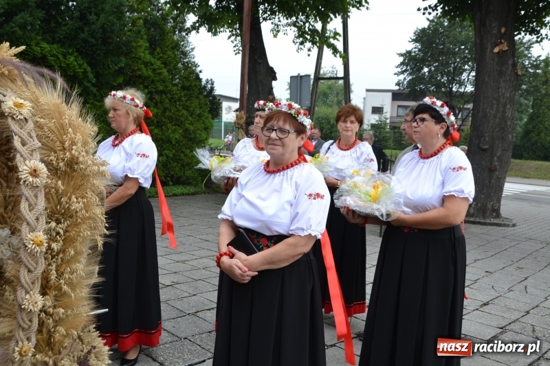 Zdjęcie w galerii na portalu naszraciborz.pl: W Chałupkach rolników mają mało, ale za plony zawsze dziękują  wiadomości z regionu