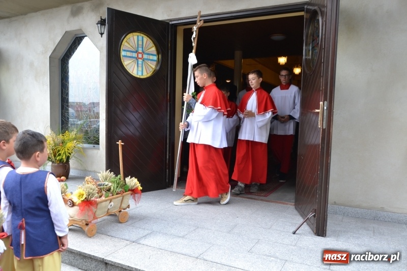 Zdjęcie w galerii na portalu naszraciborz.pl: W Chałupkach rolników mają mało, ale za plony zawsze dziękują  wiadomości z regionu
