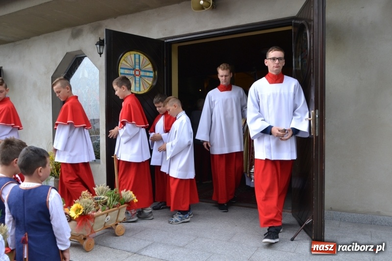 Zdjęcie w galerii na portalu naszraciborz.pl: W Chałupkach rolników mają mało, ale za plony zawsze dziękują  wiadomości z regionu