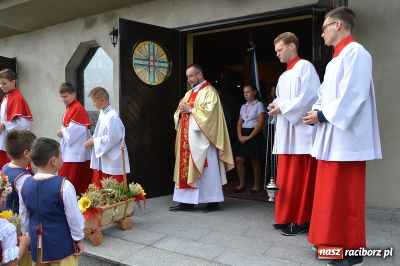 Zdjęcie w galerii na portalu naszraciborz.pl: W Chałupkach rolników mają mało, ale za plony zawsze dziękują  wiadomości z regionu