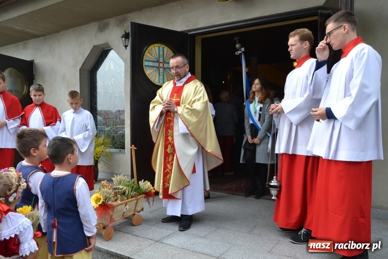 Zdjęcie w galerii na portalu naszraciborz.pl: W Chałupkach rolników mają mało, ale za plony zawsze dziękują  wiadomości z regionu