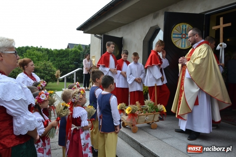 Zdjęcie w galerii na portalu naszraciborz.pl: W Chałupkach rolników mają mało, ale za plony zawsze dziękują  wiadomości z regionu