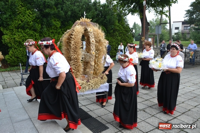 Zdjęcie w galerii na portalu naszraciborz.pl: W Chałupkach rolników mają mało, ale za plony zawsze dziękują  wiadomości z regionu