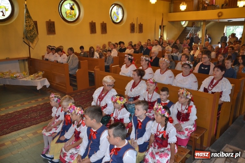 Zdjęcie w galerii na portalu naszraciborz.pl: W Chałupkach rolników mają mało, ale za plony zawsze dziękują  wiadomości z regionu