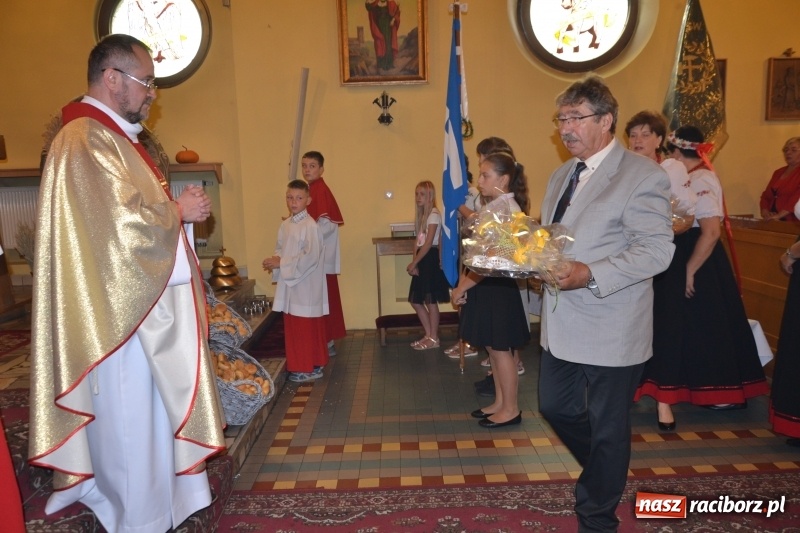 Zdjęcie w galerii na portalu naszraciborz.pl: W Chałupkach rolników mają mało, ale za plony zawsze dziękują  wiadomości z regionu