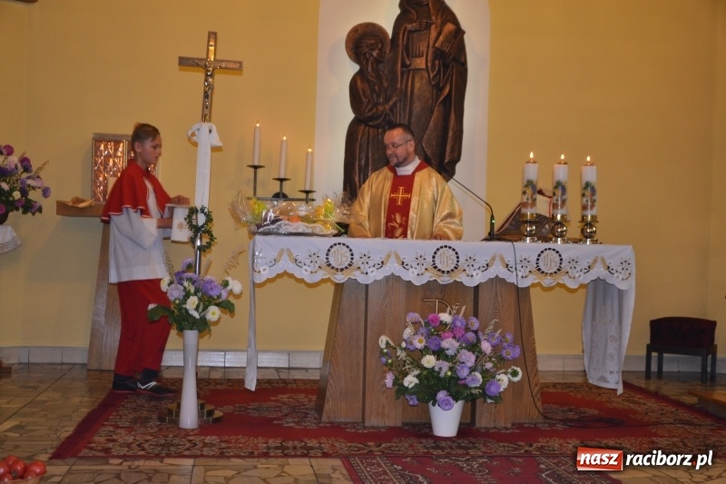 Zdjęcie w galerii na portalu naszraciborz.pl: W Chałupkach rolników mają mało, ale za plony zawsze dziękują  wiadomości z regionu
