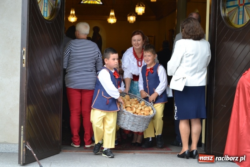 Zdjęcie w galerii na portalu naszraciborz.pl: W Chałupkach rolników mają mało, ale za plony zawsze dziękują  wiadomości z regionu