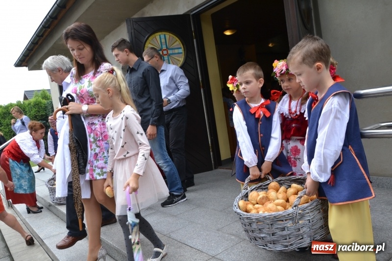 Zdjęcie w galerii na portalu naszraciborz.pl: W Chałupkach rolników mają mało, ale za plony zawsze dziękują  wiadomości z regionu
