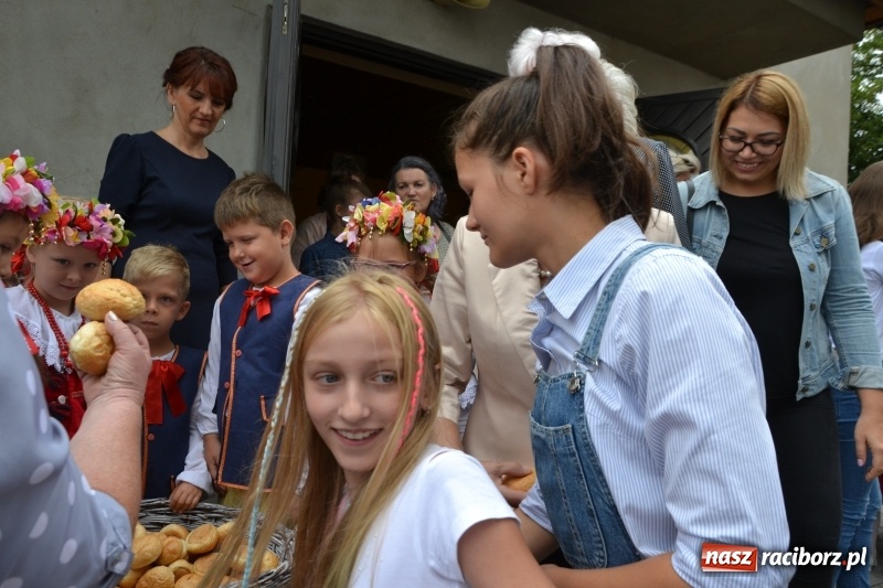 Zdjęcie w galerii na portalu naszraciborz.pl: W Chałupkach rolników mają mało, ale za plony zawsze dziękują  wiadomości z regionu