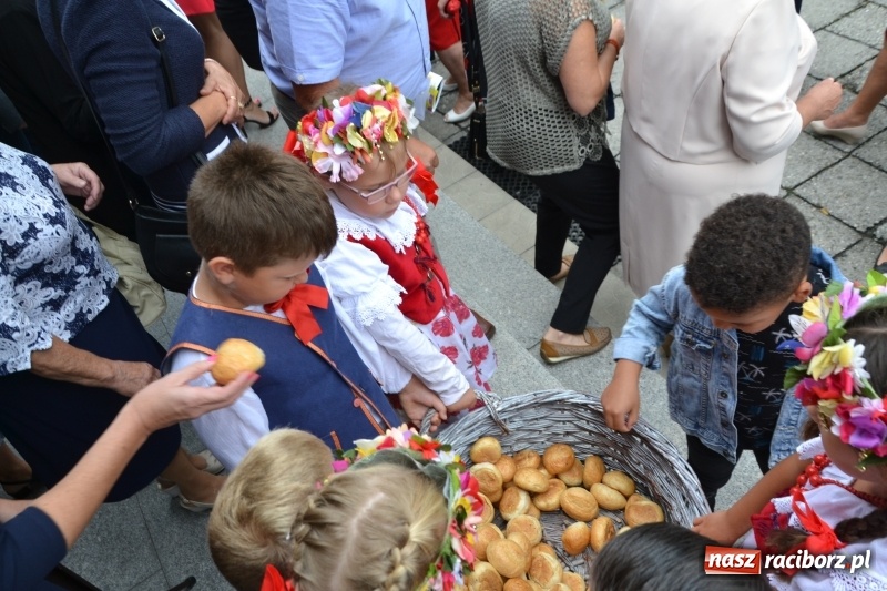 Zdjęcie w galerii na portalu naszraciborz.pl: W Chałupkach rolników mają mało, ale za plony zawsze dziękują  wiadomości z regionu
