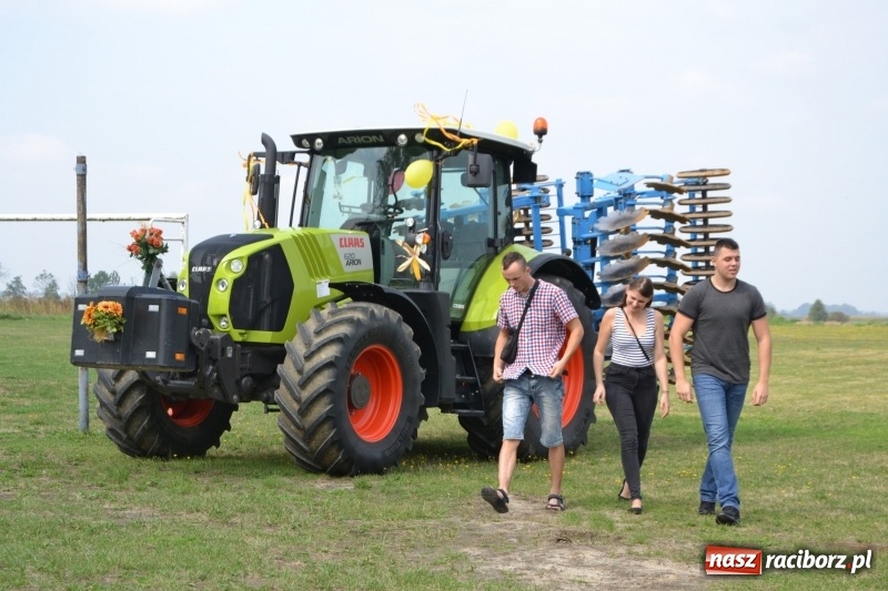 Zdjęcie w galerii na portalu naszraciborz.pl: Kolorowo i cyrkowo na dożynkach w Rudyszwałdzie  wiadomości z regionu