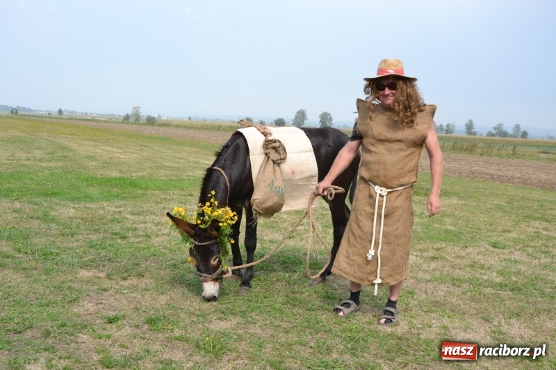 Zdjęcie w galerii na portalu naszraciborz.pl: Kolorowo i cyrkowo na dożynkach w Rudyszwałdzie  wiadomości z regionu