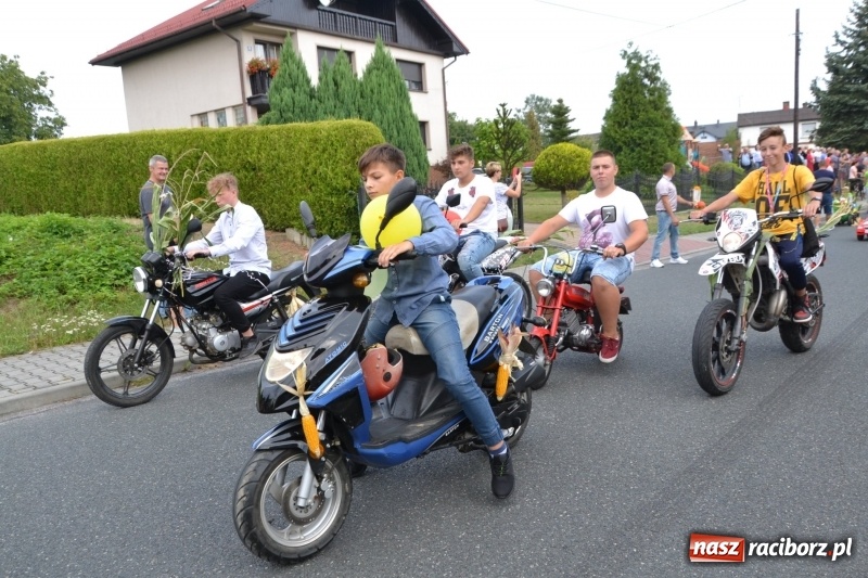 Zdjęcie w galerii na portalu naszraciborz.pl: Kolorowo i cyrkowo na dożynkach w Rudyszwałdzie  wiadomości z regionu