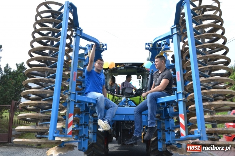 Zdjęcie w galerii na portalu naszraciborz.pl: Kolorowo i cyrkowo na dożynkach w Rudyszwałdzie  wiadomości z regionu