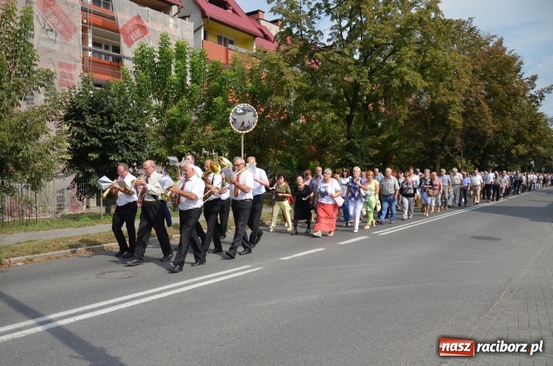 Zdjęcie w galerii na portalu naszraciborz.pl: Parafia NSPJ pielgrzymowała dziś do Raciborskiej Pani  wiadomości z regionu