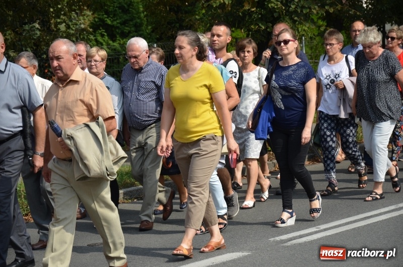 Zdjęcie w galerii na portalu naszraciborz.pl: Parafia NSPJ pielgrzymowała dziś do Raciborskiej Pani  wiadomości z regionu