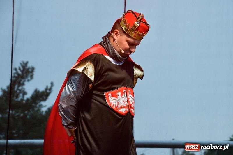 Zdjęcie w galerii na portalu naszraciborz.pl: Kabaret Młodych Panów na finał Dni Kuźni Raciborskiej wiadomości z regionu