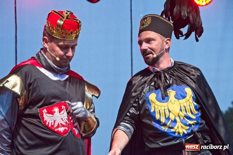 Zdjęcie w galerii na portalu naszraciborz.pl: Kabaret Młodych Panów na finał Dni Kuźni Raciborskiej wiadomości z regionu