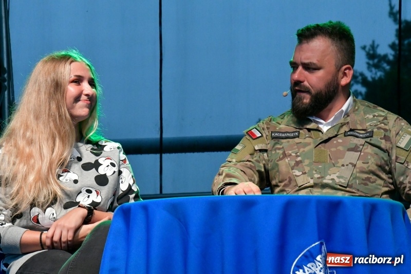 Zdjęcie w galerii na portalu naszraciborz.pl: Kabaret Młodych Panów na finał Dni Kuźni Raciborskiej wiadomości z regionu