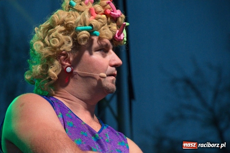 Zdjęcie w galerii na portalu naszraciborz.pl: Kabaret Młodych Panów na finał Dni Kuźni Raciborskiej wiadomości z regionu