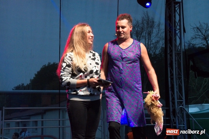 Zdjęcie w galerii na portalu naszraciborz.pl: Kabaret Młodych Panów na finał Dni Kuźni Raciborskiej wiadomości z regionu