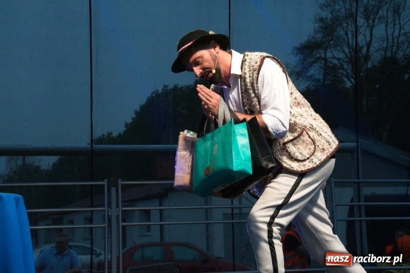 Zdjęcie w galerii na portalu naszraciborz.pl: Kabaret Młodych Panów na finał Dni Kuźni Raciborskiej wiadomości z regionu