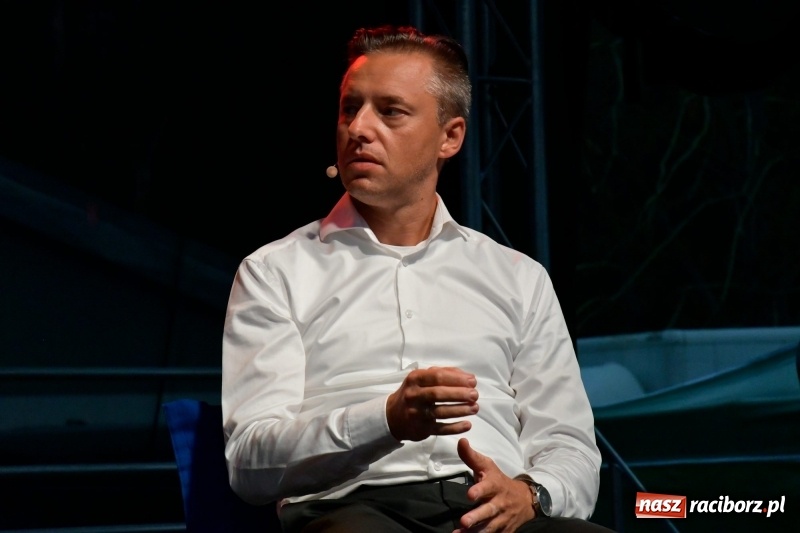 Zdjęcie w galerii na portalu naszraciborz.pl: Kabaret Młodych Panów na finał Dni Kuźni Raciborskiej wiadomości z regionu