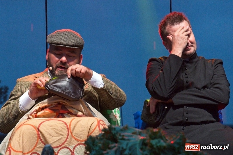 Zdjęcie w galerii na portalu naszraciborz.pl: Kabaret Młodych Panów na finał Dni Kuźni Raciborskiej wiadomości z regionu