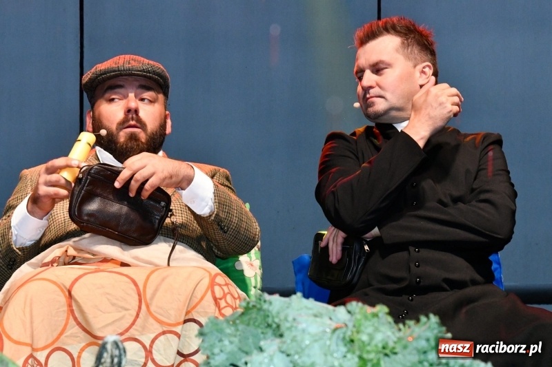 Zdjęcie w galerii na portalu naszraciborz.pl: Kabaret Młodych Panów na finał Dni Kuźni Raciborskiej wiadomości z regionu