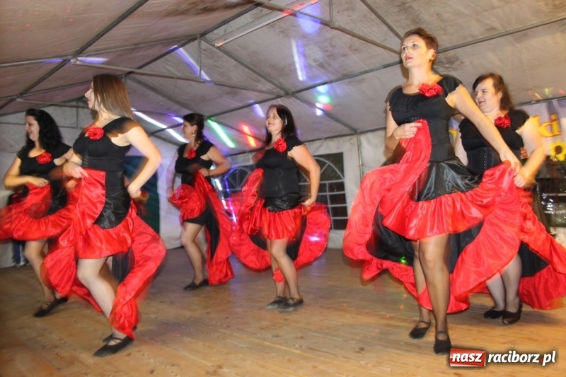 Zdjęcie w galerii na portalu naszraciborz.pl: Ulewa nie przeszkodziła w zabawie dożynkowej w Wojnowicach  wiadomości z regionu