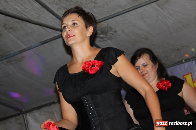 Zdjęcie w galerii na portalu naszraciborz.pl: Ulewa nie przeszkodziła w zabawie dożynkowej w Wojnowicach  wiadomości z regionu