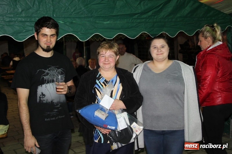 Zdjęcie w galerii na portalu naszraciborz.pl: Ulewa nie przeszkodziła w zabawie dożynkowej w Wojnowicach  wiadomości z regionu