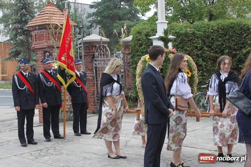 Zdjęcie w galerii na portalu naszraciborz.pl: Ulewa nie przeszkodziła w zabawie dożynkowej w Wojnowicach  wiadomości z regionu