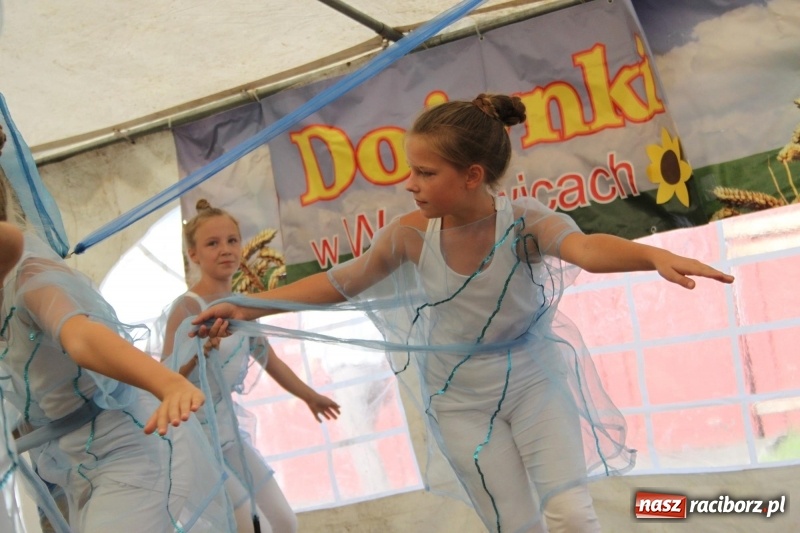 Zdjęcie w galerii na portalu naszraciborz.pl: Ulewa nie przeszkodziła w zabawie dożynkowej w Wojnowicach  wiadomości z regionu