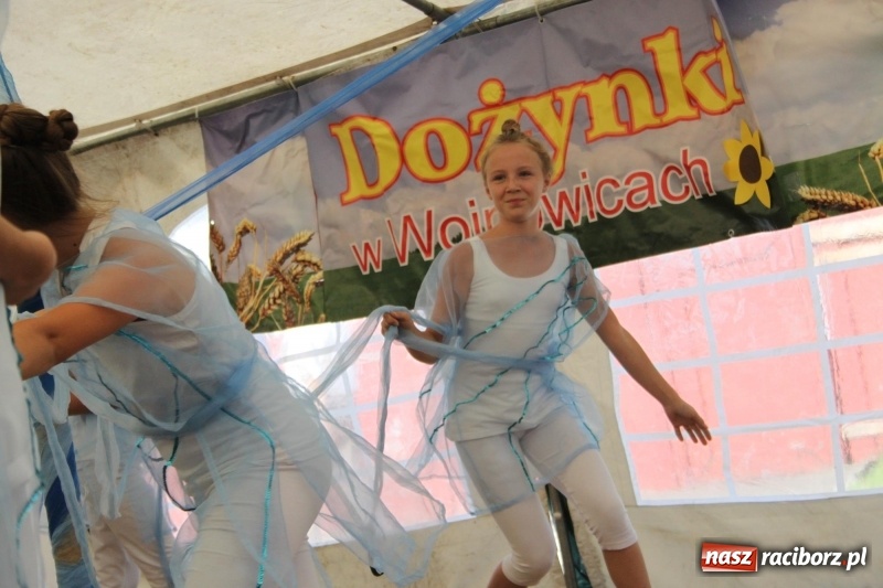Zdjęcie w galerii na portalu naszraciborz.pl: Ulewa nie przeszkodziła w zabawie dożynkowej w Wojnowicach  wiadomości z regionu