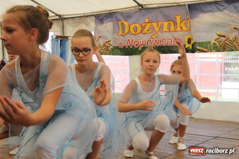 Zdjęcie w galerii na portalu naszraciborz.pl: Ulewa nie przeszkodziła w zabawie dożynkowej w Wojnowicach  wiadomości z regionu